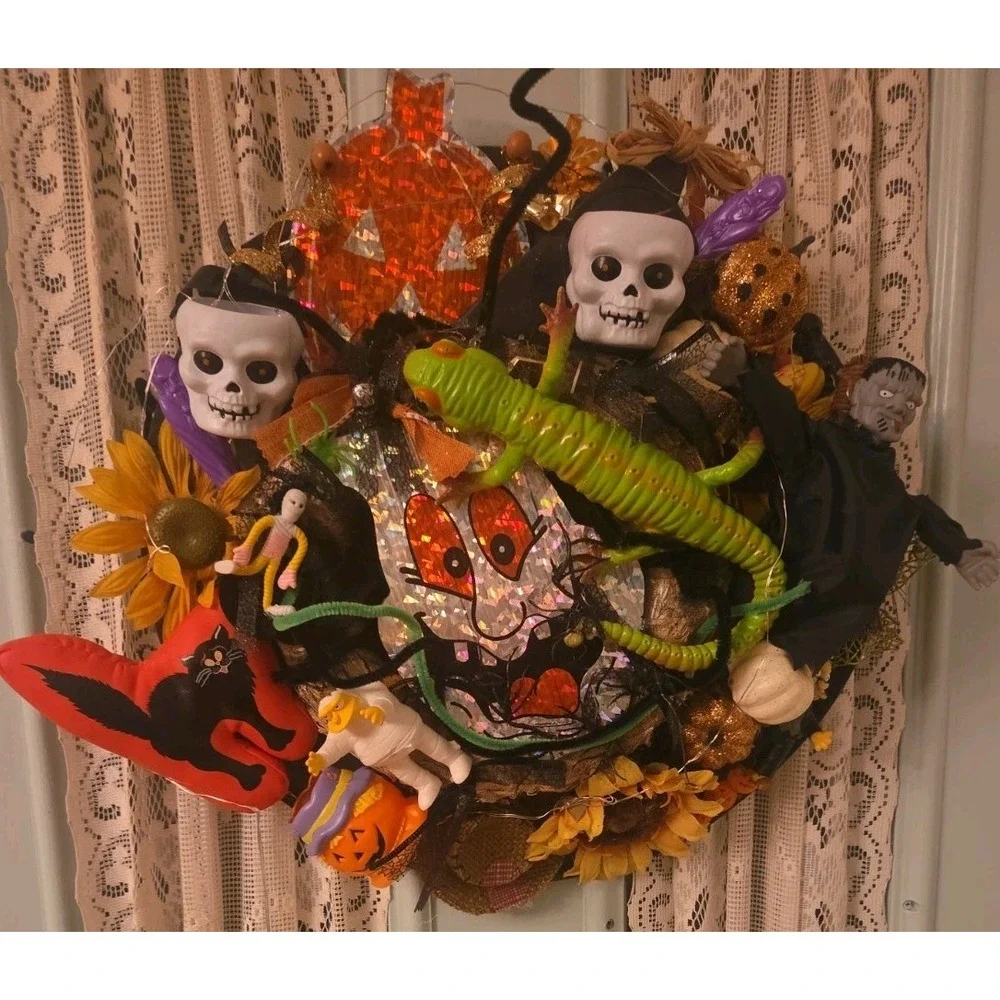 Haunted House Wreath Hand Made Purple Fairy Lights Frankie Lizzard Skeleton